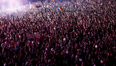 Konserdeki kalabalık - Yaz müzik festivali