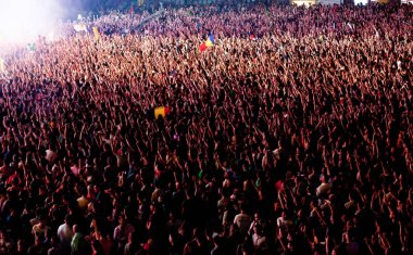 Konserdeki kalabalık - Yaz müzik festivali