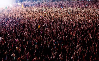 Konserdeki kalabalık - Yaz müzik festivali
