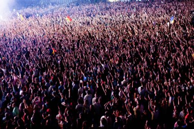 Konserdeki kalabalık - Yaz müzik festivali