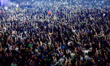 Konserdeki kalabalık - Yaz müzik festivali