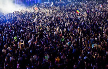 Konserdeki kalabalık - Yaz müzik festivali
