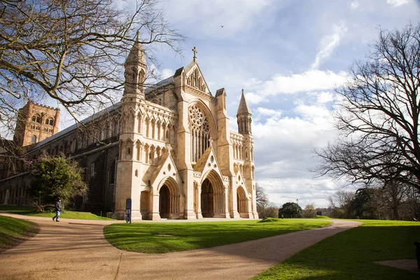 St Albans Cathedral on sunny day — Stock Photo, Image