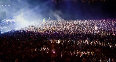 Konserdeki kalabalık - Yaz müzik festivali