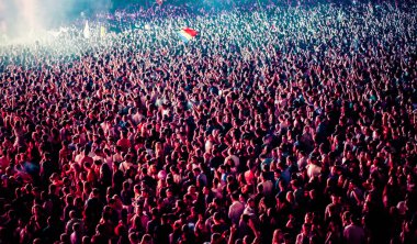 Konserdeki kalabalık - Yaz müzik festivali