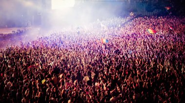 Konserdeki kalabalık - Yaz müzik festivali