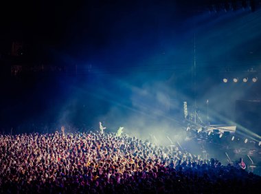 Konserdeki kalabalık - Yaz müzik festivali