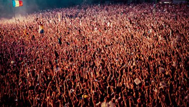 Konserdeki kalabalık - Yaz müzik festivali