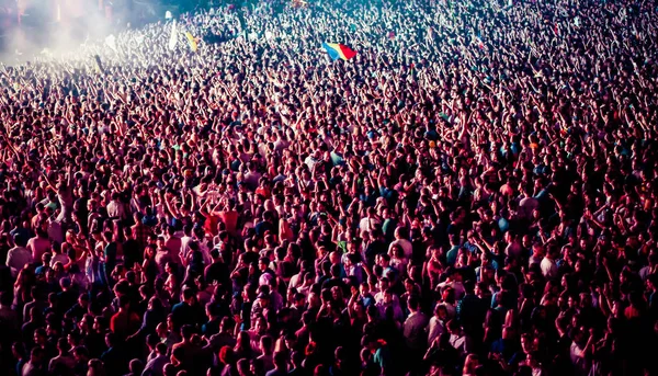 Multitud en concierto - festival de música de verano — Foto de Stock