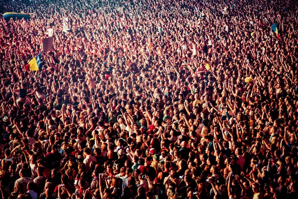 Multitud en concierto - festival de música de verano — Foto de Stock