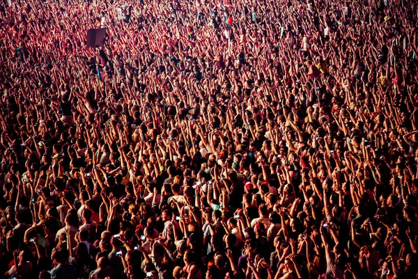 Konserdeki kalabalık - Yaz müzik festivali