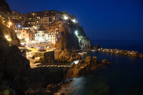 Picturesque village of Manarola at night, on the Cinque Terre coast of Italy — Stock Photo, Image