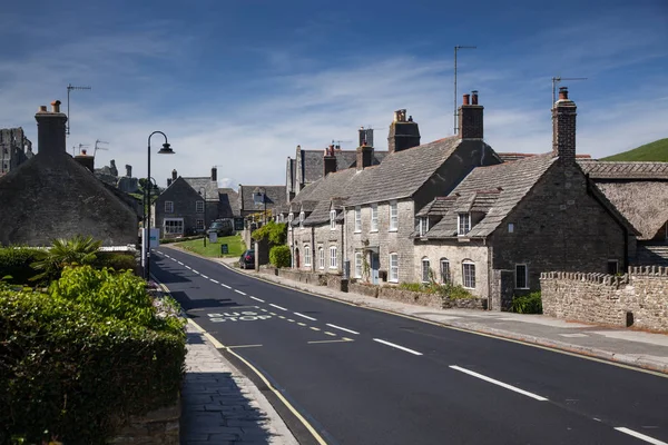 CORFE CASTLE, Reino Unido - 1st JUNE, 2017: Aldeia de Corfe e ruínas do Castelo de Corfe, em Swanage, Dorset, Sul da Inglaterra — Fotografia de Stock