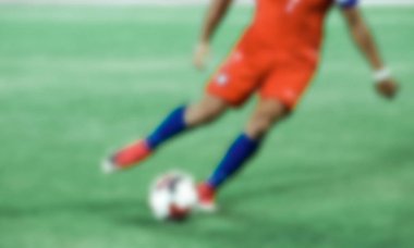 topu - arka plan bulanık tekmeleme futbolcu