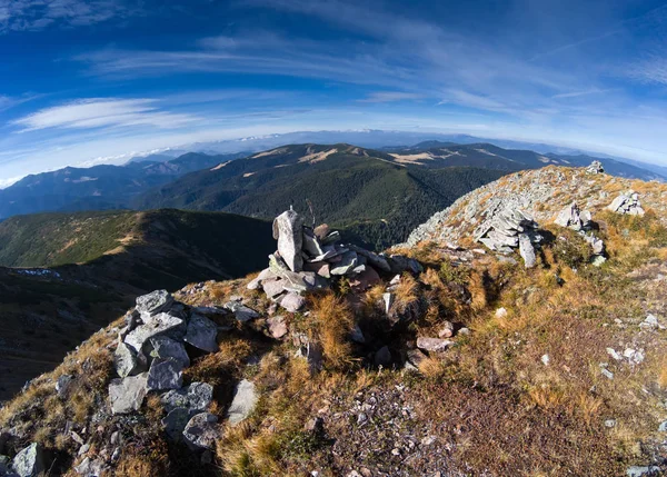 Trekking nelle montagne di Calimani, Romania — Foto Stock