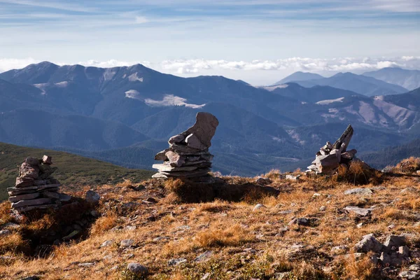 Vandring i Calimani berg, Rumänien — Stockfoto