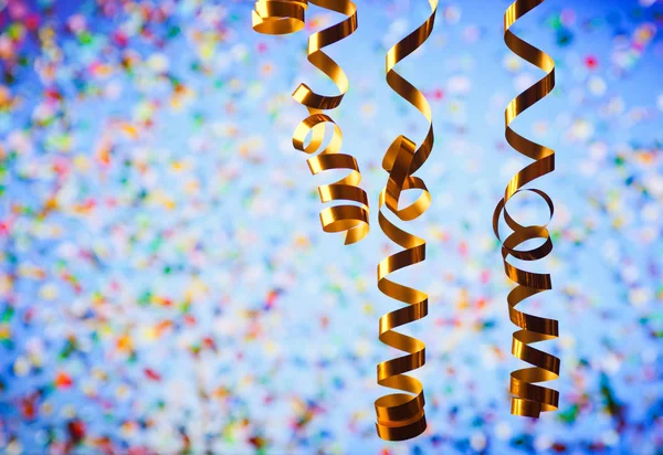 Fitas e confetes - celebrações de Ano Novo — Fotografia de Stock