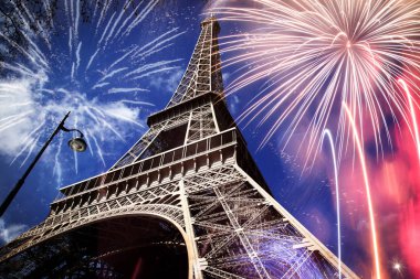 City - Eyfel Kulesi (Paris, Fransa, yeni yıl kutlama) 