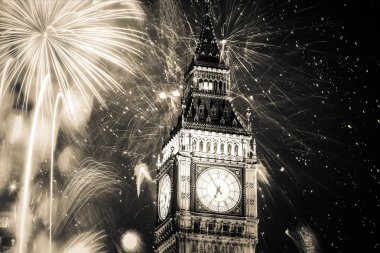 Şehir - Big Ben havai fişek ile yeni yılda