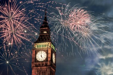 Şehir - Big Ben havai fişek ile yeni yılda