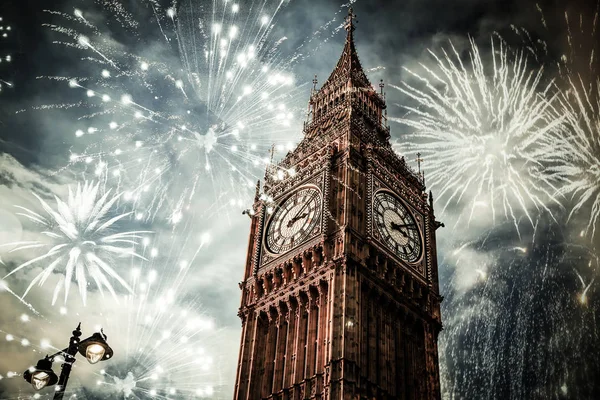 New Year in the city - Big Ben with fireworks — Stock Photo, Image