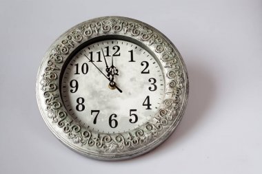 Yılbaşı gece yarısı - saat saat on iki yönünde tatil li ile