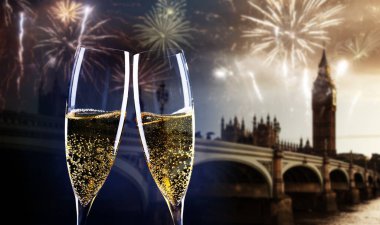 Şampanya ile toasting City - yeni yıl kutlama