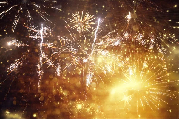 コピー スペース - 抽象的な休日れたら、新年の花火 — ストック写真