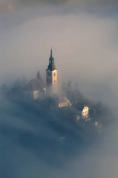 Amazing sunrise at lake Bled from Ojstrica viewpoint, Slovenia, — Stock Photo, Image