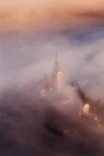 Fantastische zonsopgang bij lake Bled vanuit Ojstrica oogpunt, Slovenië, — Stockfoto