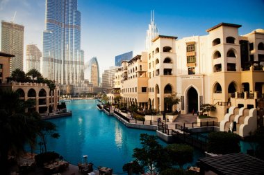 Dubai, Birleşik Arap Emirlikleri - Şubat 2018: Souk al Bahar otel ve alışveriş mal