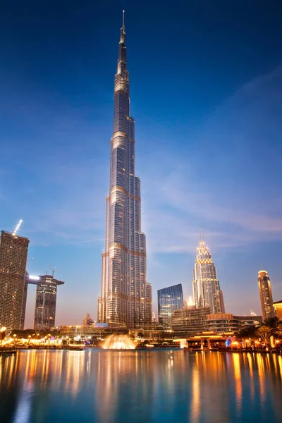 Dubai, Verenigde Arabische Emiraten - februari 2018: Burj Khalifa,'s werelds hoogste toren — Stockfoto