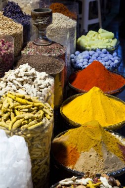 Arap Baharatları Dubai, BAE 'deki Souk Madinat Jumeirah pazarında