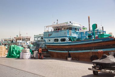 Dubai, Birleşik Arap Emirlikleri-3 Mayıs 2013: günlük hayatlarını ile oluyor insan 