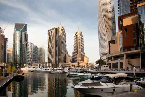 DUBAI, UAE - FEBRUARY 2018: View of modern skyscrapers shining i — Stock Photo, Image