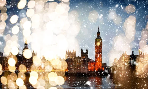 Snowing in london - winter in the city — Stock Photo, Image