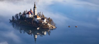 Slovenya seferi, sabah erken saatlerde sisle kanadı