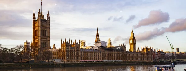 Big Ben and Houses of Parliament au coucher du soleil, Londres, Royaume-Uni — Photo