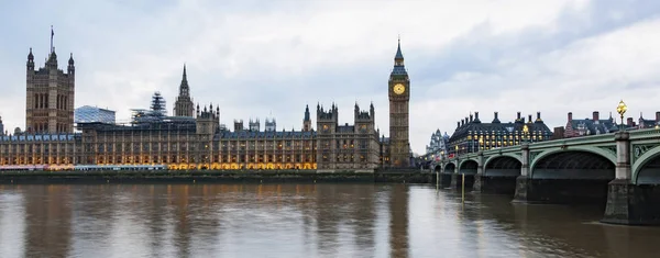 Big Ben i Domy Parlamentu Londyn Uk — Zdjęcie stockowe