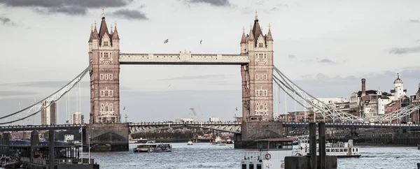 Tower Bridge o zachodzie słońca Londyn — Zdjęcie stockowe