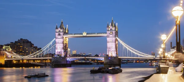 Tower Bridge på natten, London, Storbritannien — Stockfoto