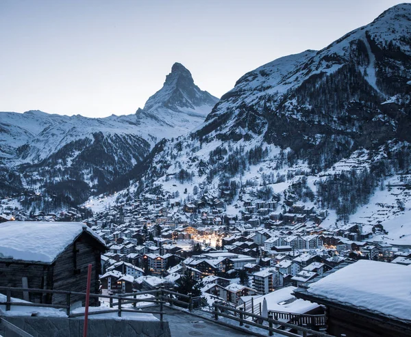 Zermatt 'tan Matterhorn zirvesine inanılmaz bir manzara — Stok fotoğraf