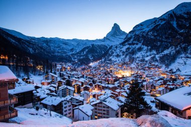 Zermatt 'tan Matterhorn zirvesine inanılmaz bir manzara