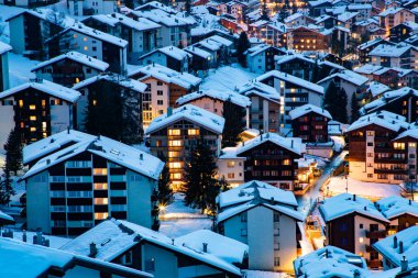 Zermatt 'tan Matterhorn zirvesine inanılmaz bir manzara