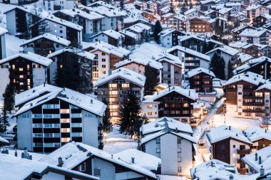 Zermatt 'tan Matterhorn zirvesine inanılmaz bir manzara