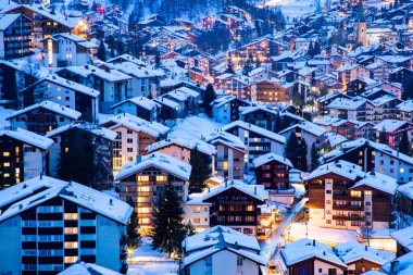 Zermatt 'tan Matterhorn zirvesine inanılmaz bir manzara