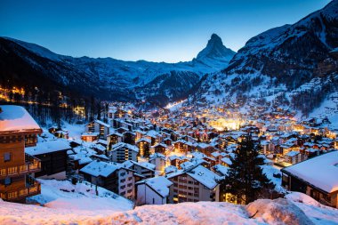 Zermatt 'tan Matterhorn zirvesine inanılmaz bir manzara