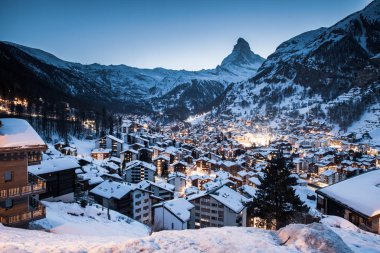 Zermatt 'tan Matterhorn zirvesine inanılmaz bir manzara