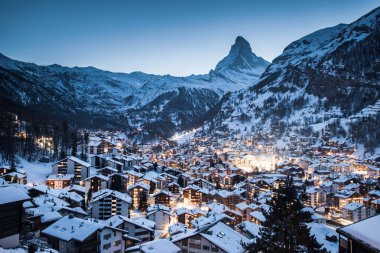 Zermatt 'tan Matterhorn zirvesine inanılmaz bir manzara
