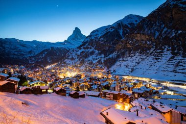 Zermatt 'tan Matterhorn zirvesine inanılmaz bir manzara